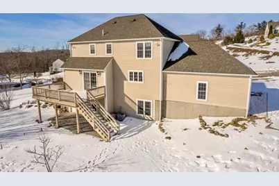 8 Vista Cir, Rutland, MA 01543 - Photo 2