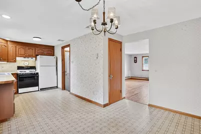 95 Wrenwood St, Springfield, MA 01129 - Photo 6