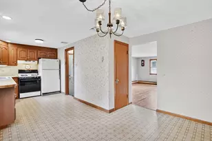 95 Wrenwood St, Springfield, MA 01129 - Photo 6