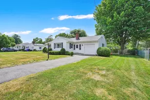 95 Wrenwood St, Springfield, MA 01129 - Photo 2