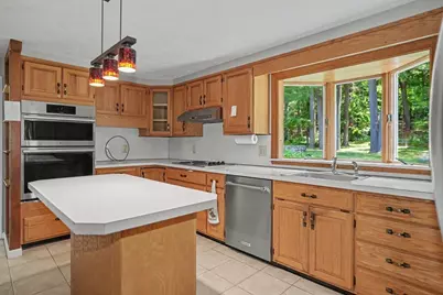 42 Ball St, Northborough, MA 01532 - Photo 4