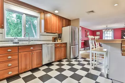 33 Reynolds Rd, Wakefield, MA 01880 - Photo 12