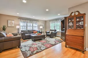 33 Reynolds Rd, Wakefield, MA 01880 - Photo 4