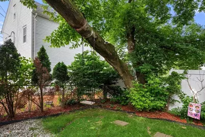 8 Pulaski St, Peabody, MA 01960 - Photo 20