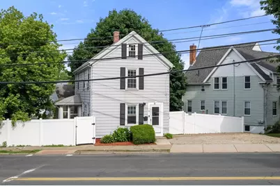 8 Pulaski St, Peabody, MA 01960 - Photo 2