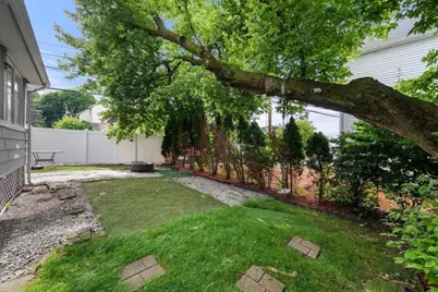 8 Pulaski St, Peabody, MA 01960 - Photo 22
