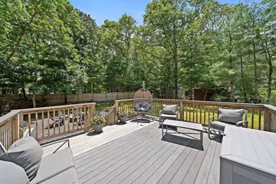 35 Braeburn Ct, Falmouth, MA 02536 - Photo 4