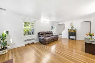17 Echo St, Melrose, MA 02176 - Photo 2