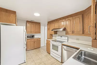 17 Echo St, Melrose, MA 02176 - Photo 8