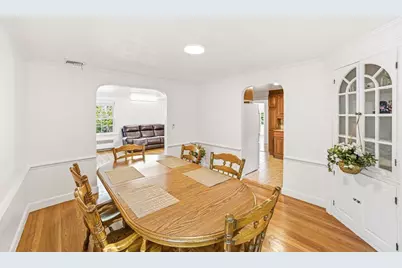 17 Echo St, Melrose, MA 02176 - Photo 4