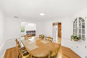17 Echo St, Melrose, MA 02176 - Photo 4