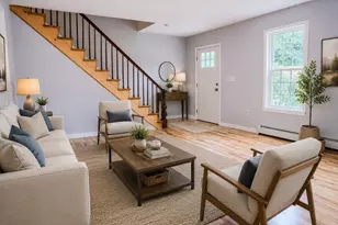 32 Dale St, Franklin, MA 02038 - Photo 2