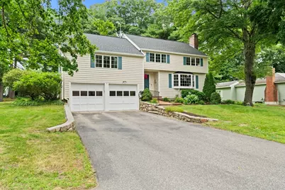 7 Trickett Rd, Lynnfield, MA 01940 - Photo 4