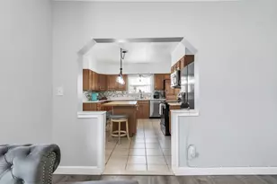 73 Pleasant St, Lowell, MA 01852 - Photo 8