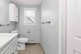 73 Pleasant St, Lowell, MA 01852 - Photo 26