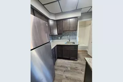 920 Pine St #3W, Fall River, MA 02720 - Photo 2
