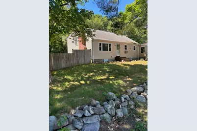 81 Border Rd, Holbrook, MA 02343 - Photo 2