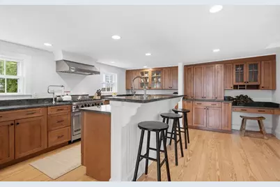 33 Franklin St, Marblehead, MA 01945 - Photo 12