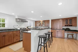 33 Franklin St, Marblehead, MA 01945 - Photo 12