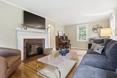 377 Pearl St, Reading, MA 01867 - Photo 2