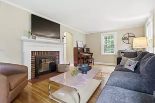377 Pearl St, Reading, MA 01867 - Photo 2
