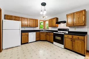 21 Pleasant St, Merrimac, MA 01860 - Photo 22