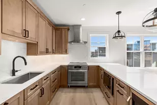 16 Franklin St, Salem, MA 01970 - Photo 6