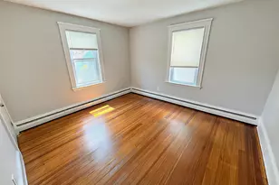 8 Arthur St, Salem, MA 01970 - Photo 4