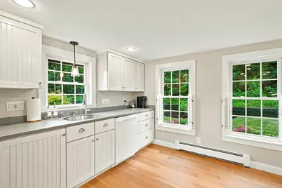 149 Glenview St, Upton, MA 01568 - Photo 10