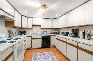 30 Peterborough, Boston, MA 02215 - Photo 8