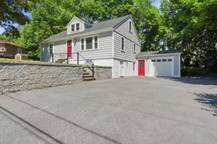 8 Millbury Terrace, Millbury, MA 01527 - Photo 2