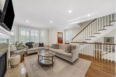 27 Beryl St, Boston, MA 02131 - Photo 8
