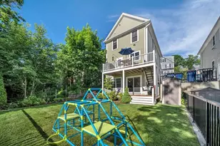27 Beryl St, Boston, MA 02131 - Photo 34