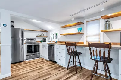 79 Lakeview Ave, Lowell, MA 01850 - Photo 12