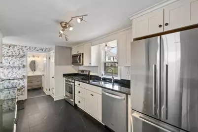 18 Sherman Pl, Woburn, MA 01801 - Photo 4