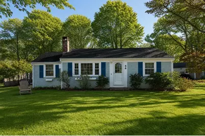 46 Pawkannawkut Dr, Yarmouth, MA 02664 - Photo 1