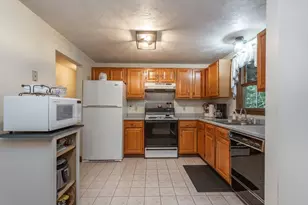 230 Staples St, Taunton, MA 02718 - Photo 10