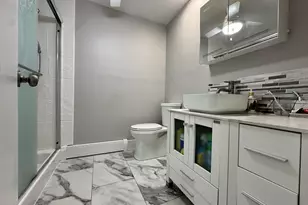 5 Hallmark Gdns, Burlington, MA 01803 - Photo 8