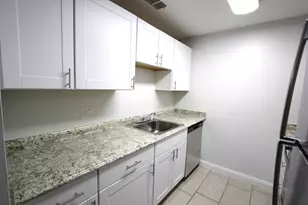 2008 Franklin Crossing Rd, Franklin, MA 02038 - Photo 4
