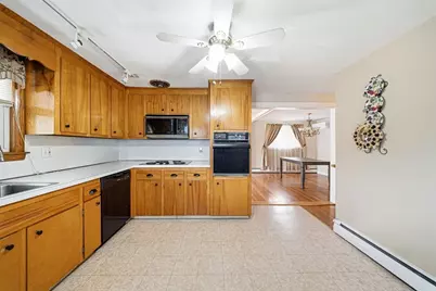 33 Fairchild Ave, Saugus, MA 01906 - Photo 8