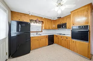 33 Fairchild Ave, Saugus, MA 01906 - Photo 10