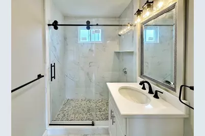 338 Sea St, Quincy, MA 02169 - Photo 10