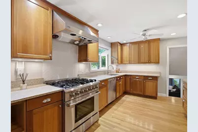 62 Juniper Rd, Andover, MA 01810 - Photo 4