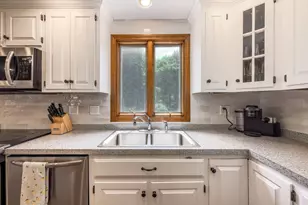 329 Pakachoag St, Auburn, MA 01501 - Photo 16