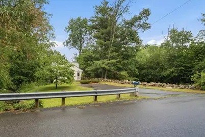 40 Maple St, Holliston, MA 01746 - Photo 4