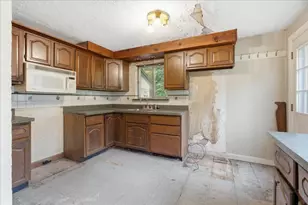 40 Maple St, Holliston, MA 01746 - Photo 8