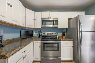 131 Elm St, Millbury, MA 01527 - Photo 10