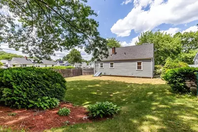 40 Sycamore St, Brockton, MA 02301 - Photo 2
