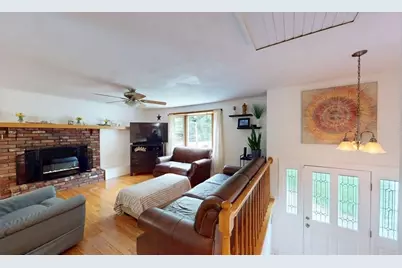 276 Newport Ave, Attleboro, MA 02703 - Photo 6