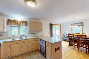 276 Newport Ave, Attleboro, MA 02703 - Photo 10